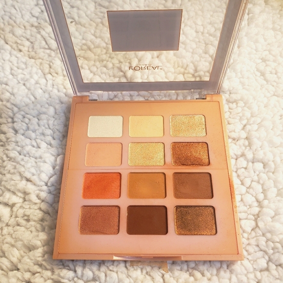 L'Oreal Paris Paradise Enchanted Scented Eye Shadow - Picture 1 of 2